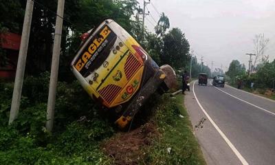 মধ্যরাতে ৩ ঘণ্টা বাস চালিয়ে ‘ডাকাতি ও ধর্ষণ’